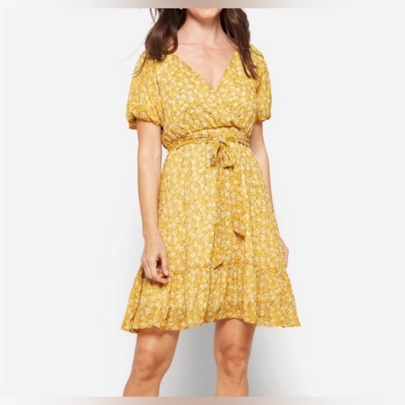 Heatherly Dresses & Skirts - Heatherly Floral Wrap Dress Yellow V-Neck Short Tie Waist Summer Boho MP